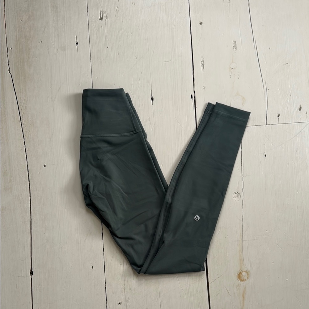 Lululemon Wunder Train High Rise 28”